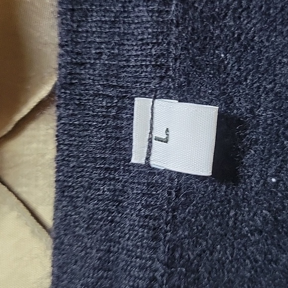 VGUC- 100% Wool V Neck Tunic Sweater - Picture 6 of 7